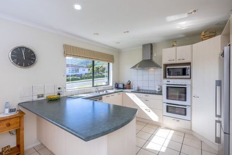 Photo of property in 20a Hira Street, Waikanae, 5036