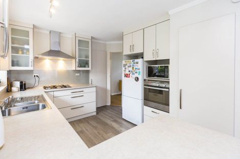 Photo of property in 4 Roband Crescent, Brown Owl, Upper Hutt, 5018