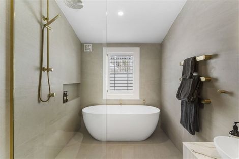 Photo of property in 3/92 Victoria Road, Devonport, Auckland, 0624