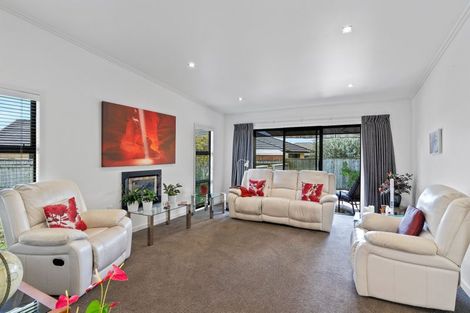 Photo of property in 7 Ruru Place, Levin, 5510