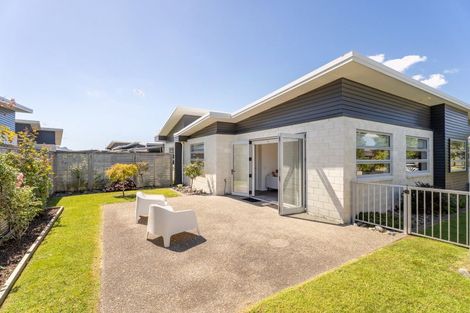 Photo of property in 12 Vanita Drive, Whitianga, 3510