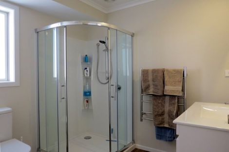 Photo of property in 64 Golden Shore Place, Coromandel, 3506