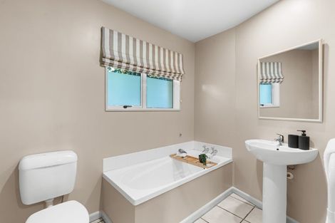 Photo of property in 20 Highfield Place, Avonhead, Christchurch, 8042