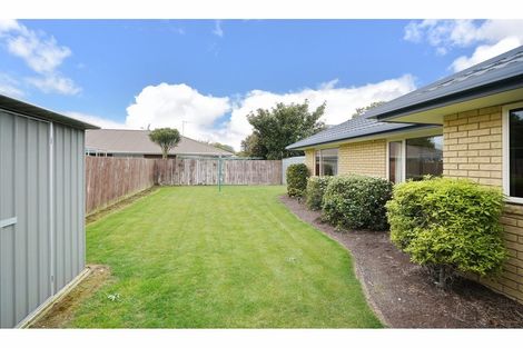 Photo of property in 12 Regency Crescent, Redwood, Christchurch, 8051