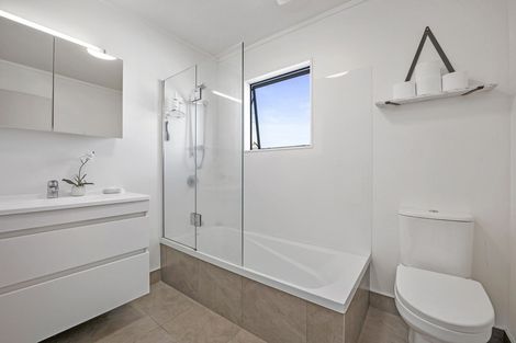 Photo of property in 1/1 Evan Street, Belmont, Auckland, 0622