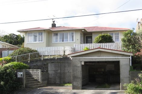 Photo of property in 48 Kenmore Street, Newlands, Wellington, 6037