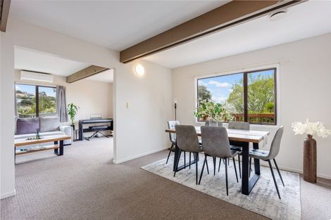 Photo of property in 2/70 Ayton Drive, Totara Vale, Auckland, 0629