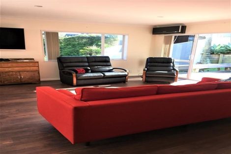 Photo of property in 256 Vipond Road, Stanmore Bay, Whangaparaoa, 0932