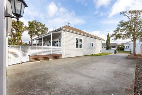 Photo of property in 17 Perrin Place, Kelvin Grove, Palmerston North, 4414