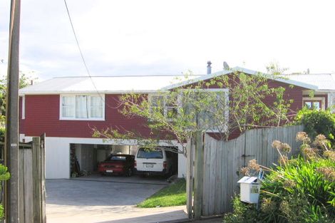 Photo of property in 970 East Coast Road, Northcross, Auckland, 0632