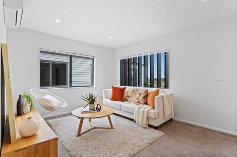 Photo of property in 5 Parkmore Drive, Rosehill, Papakura, 2113