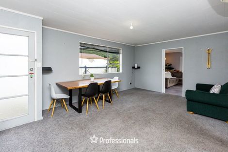 Photo of property in 2/71 Gemstone Drive, Birchville, Upper Hutt, 5018