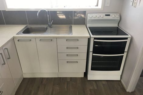 Photo of property in 10/126 Lynwood Road, New Lynn, Auckland, 0600