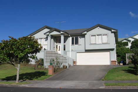 Photo of property in 16 Westminster Gardens, Unsworth Heights, Auckland, 0632