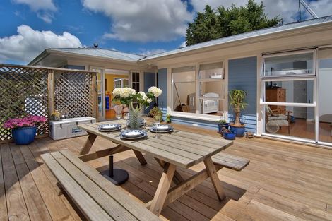 Photo of property in 11 Withers Road, Glen Eden, Auckland, 0602