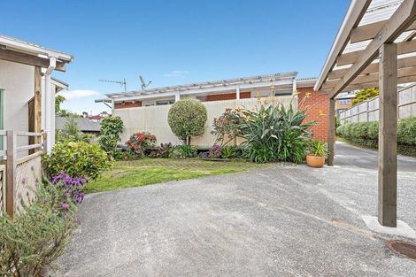 Photo of property in 17 Helvetia Drive, Browns Bay, Auckland, 0630