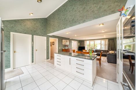 Photo of property in 1/127 Woburn Road, Woburn, Lower Hutt, 5010