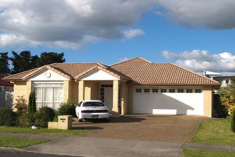 Photo of property in 90 Bob Charles Drive, Golflands, Auckland, 2013