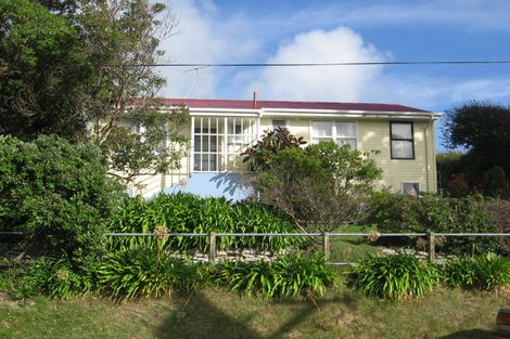 Photo of property in 10 Waiuta Street, Titahi Bay, Porirua, 5022