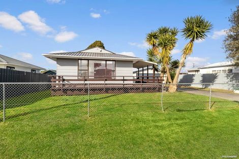 Photo of property in 2/42 Sutton Crescent, Papakura, 2110