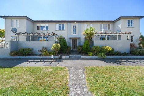 Photo of property in 16 Freyberg Street, Roslyn, Palmerston North, 4414