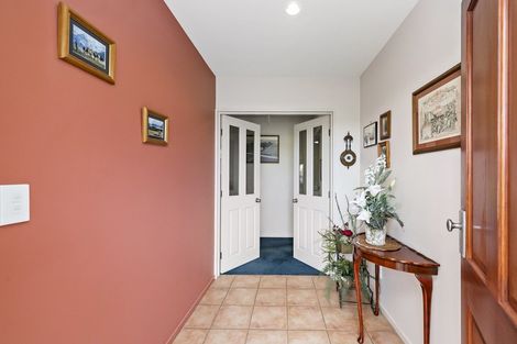 Photo of property in 4 Devon Crescent, Darfield, 7510