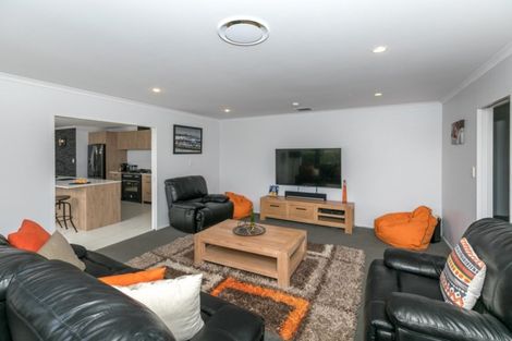 Photo of property in 2 Wexford Rise, Nawton, Hamilton, 3200