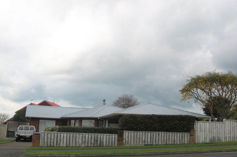 Photo of property in 23 Veale Road, Frankleigh Park, New Plymouth, 4310