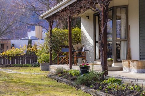 Photo of property in 58 Adamson Drive, Arrowtown, 9302