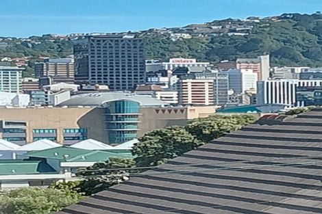 Photo of property in 22 Hawker Street, Mount Victoria, Wellington, 6011