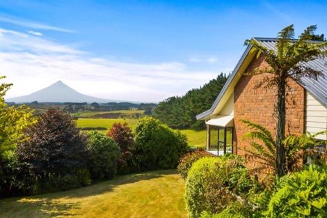 Photo of property in 14 Normanby Road, Normanby, Hawera, 4675