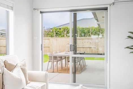 Photo of property in 100 Puhirake Crescent, Pyes Pa, Tauranga, 3112