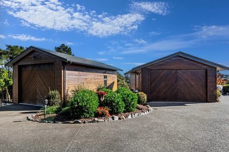 Photo of property in 76 Brick Bay Drive, Sandspit, Warkworth, 0982