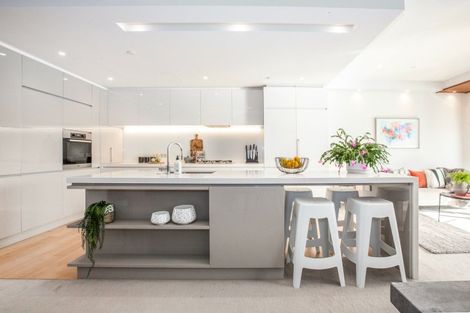 Photo of property in Clyde Quay Wharf, 1/7b Clyde Quay Wharf, Te Aro, Wellington, 6011