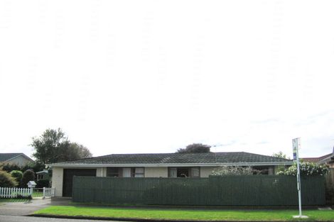 Photo of property in 1 Sylvan Avenue, Waikanae, 5036