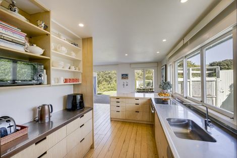 Photo of property in 10 Moori Road, Waimarama, 4294