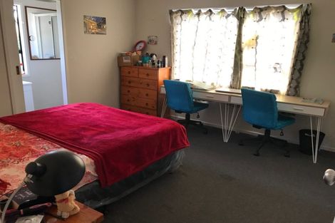 Photo of property in 121 Athena Drive, Totara Vale, Auckland, 0629