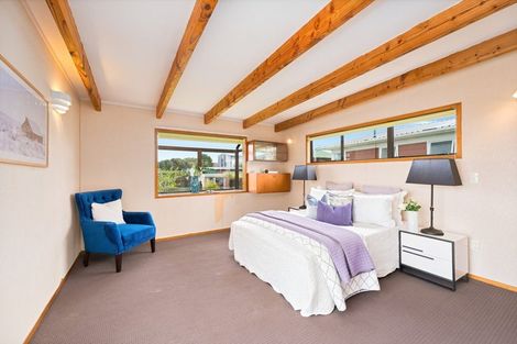 Photo of property in 42 Spence Road, Henderson, Auckland, 0612