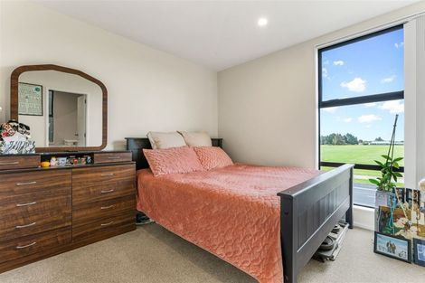 Photo of property in 15 Battalion Drive, Papakura, 2110