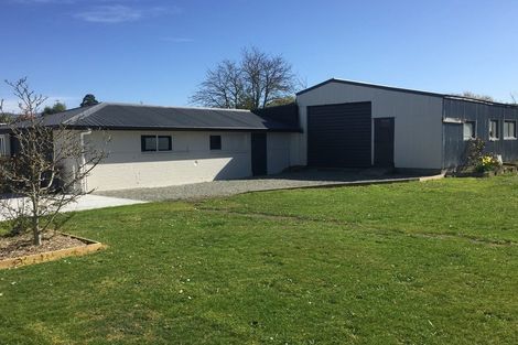 Photo of property in 30 Timaru Road, Waimate, 7924