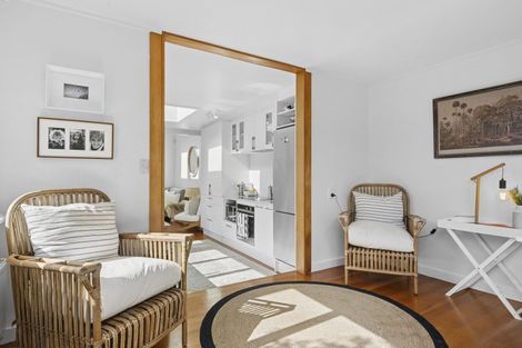 Photo of property in 132 Elizabeth Street, Mount Victoria, Wellington, 6011