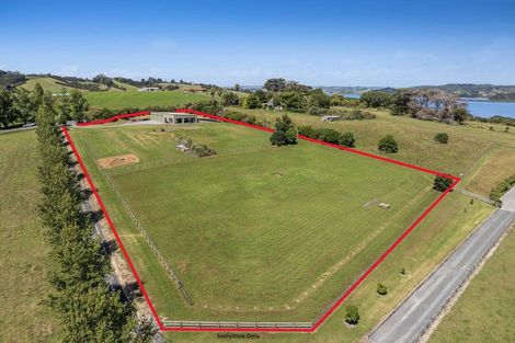 Photo of property in 60 Goodall Road, Snells Beach, 0920