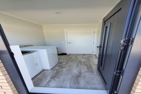 Photo of property in 8 Enereta Road, Otaki, 5512