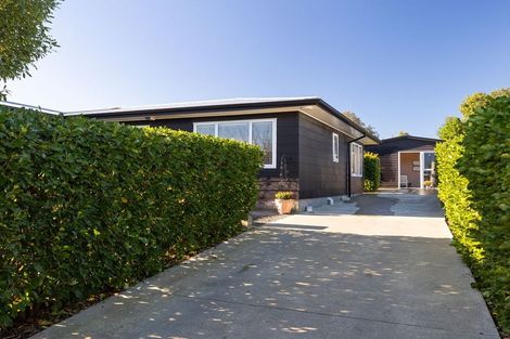 Photo of property in 41 Rosedale Crescent, Cloverlea, Palmerston North, 4412