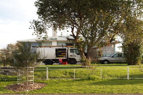 Photo of property in 28 Blake Road, Mangere East, Auckland, 2024