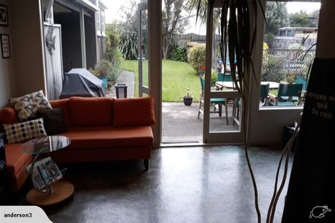 Photo of property in 19 Hillcrest Drive, Kelvin Grove, Palmerston North, 4414