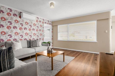 Photo of property in 1 Kingsley Street, St Andrews, Hamilton, 3200