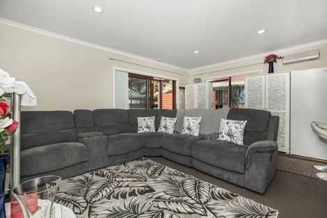 Photo of property in 16 Muirfield Street, Wattle Downs, Auckland, 2103