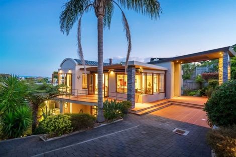 Photo of property in 5 Eastcliffe Road, Castor Bay, Auckland, 0620