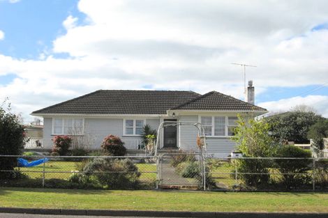 Photo of property in 22 Rollerson Street, Papakura, 2110